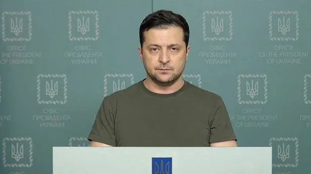 vladimir-zelenskiy-ukrayna-halkina-seslendi-saldiriya-gecin-1646515790353.jpeg Vladimir Zelenskiy Ukrayna halkına seslendi: "Saldırıya geçin"-5