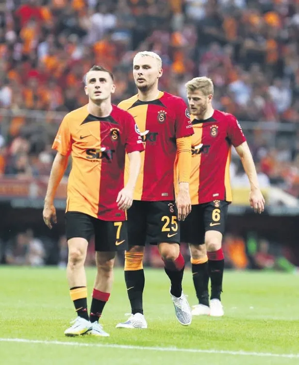 flas-transferler-ile-sov-yapan-aslanin-havasini-giresun-sondurdu-1660429226864.jpeg Flaş transferler ile şov yapan Aslan'ın havasını Giresun söndürdü-2