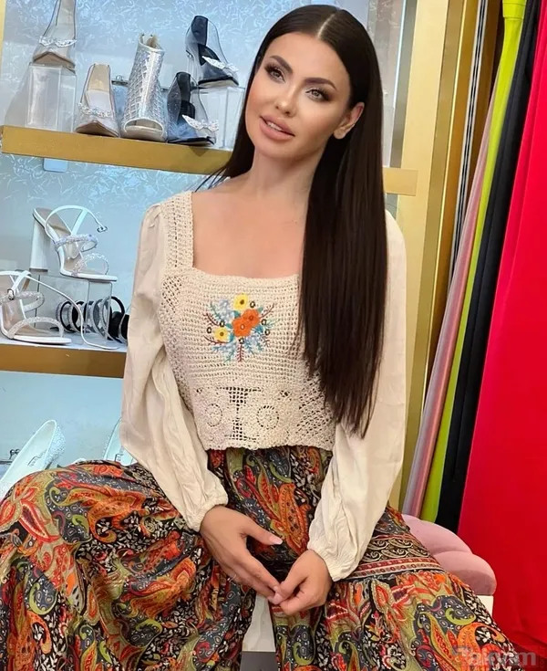 Lara, "Ne Olur Bana Dua Edin, Dudağımla Pipet Bile Tutamıyorum. Lütfen Hiçbir Yerinize Bir Şey Yaptırmayın. Dudağınız Kötüyse Bile Kalsın" Sözleriyle...