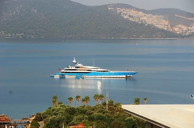 Milyarlarca dolarlık servetleri bulunan Rus oligarklar Bodrum’da yatıyor
