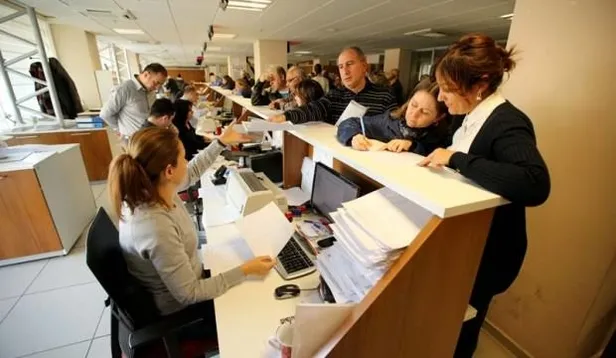 31-aralikta-noter-acik-mi-kaca-kadar-acik-31-aralikta-devlet-daireleri-acik-mi-kapali-mi-belediye-kaymakamlik-1640852794416.jpg 31 Aralık'ta bugün devlet daireleri açık mı kapalı mı? 31 Aralık'ta Noter açık mı, kaça kadar açık? Belediye, Kaymakamlık...-3