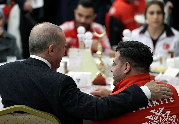 son-dakika-baskan-erdogandan-sporun-yildizlari-iftarinda-onemli-aciklamalar-1650482547179.jpeg Son dakika: Başkan Erdoğan'dan Sporun Yıldızları İftarı'nda önemli açıklamalar-5