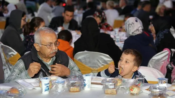 iftar-cadiri-kurulacak-mi-2022-iftar-cadiri-nereye-kurulacak-2-nisan-istanbulda-iftar-cadiri-kurulacak-ilce-ve-1648807591363.jpg