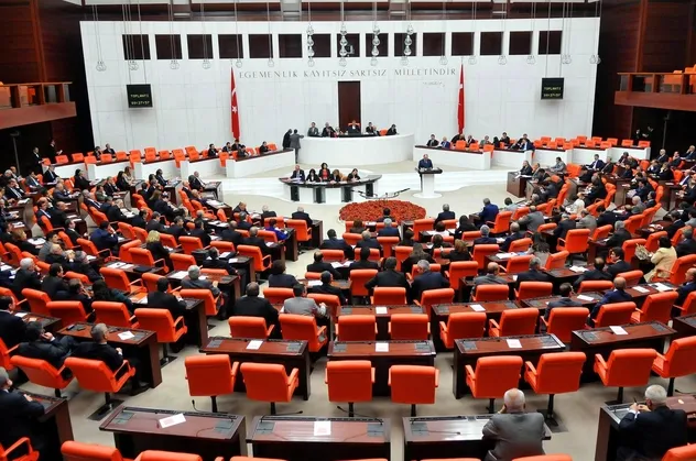 Son dakika: Sağlık torbası Meclis'ten geçti