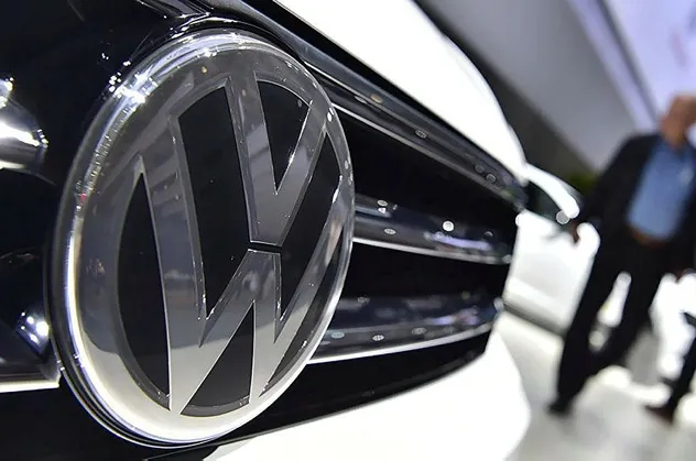 Alman otomobil devi Volkswagen'e büyük şok!