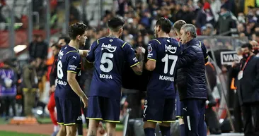 ÖZEL HABER - Fenerbahçe’de büyük panik! Zorlu periyot öncesi kaleci krizi kapıda: Altay Bayındırdan sonra Berke Özer...