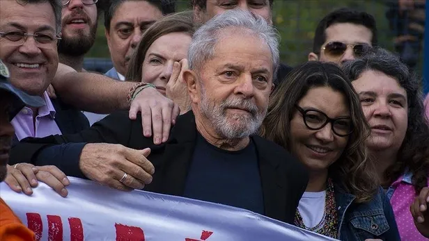 brezilyada-devlet-baskanligi-secimini-isci-partisi-adayi-luiz-inacio-lula-da-silva-kazandi-1667173419873.jpeg