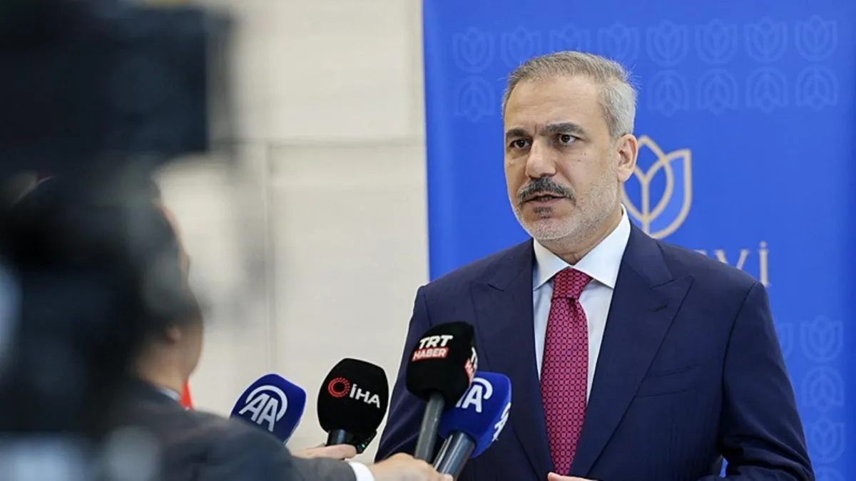 Bakan Fidan'dan İsrail'e net mesaj: Yol yakınken vazgeçmeli! Suriye'de ateşkesi saat vererek duyurdu | Ordu Süveyda'dan çekildi