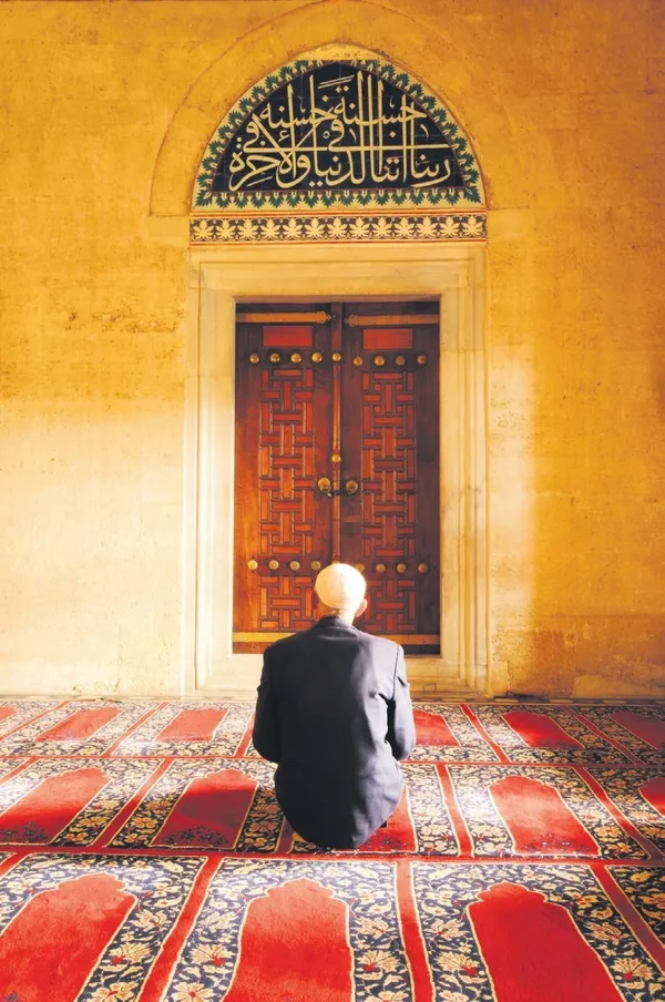 giybet-amelleri-tuketir-1619988538679.jpeg Prof. Dr. Nihat Hatipoğlu: Gıybet amelleri tüketir | 3 Mayıs 2021-7