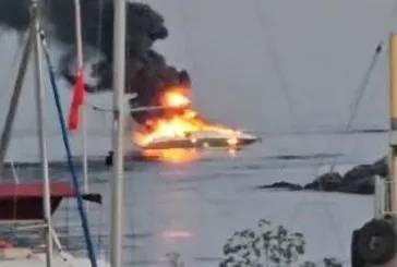 Ataköy’de tekne yangını