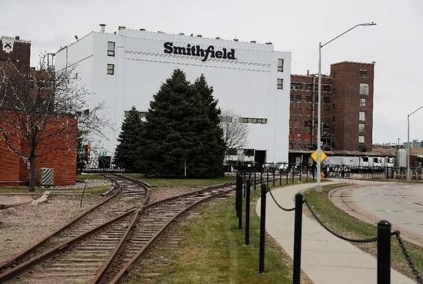 ABD koronavirüsle savaşırken büyük skandal ortaya çıktı! Dev fabrika koronalı işçileri çalıştırmış!-7