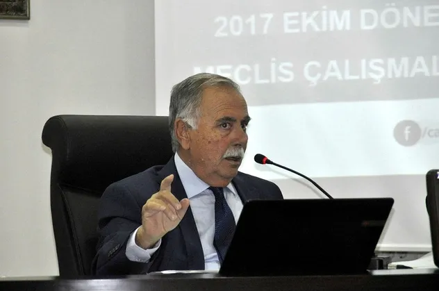 CHP'li belediye başkanı Ülgür Gökhan Mehmetçiğimizi şehit eden Esad'ı savundu!