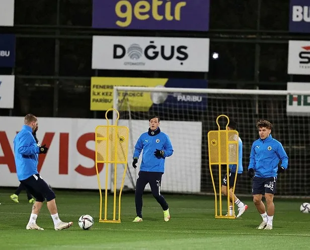 samandirada-her-sey-sil-bastan-baskan-ali-koc-isaret-etti-vitor-pereira-uygulamaya-gecti-1636761310146.jpeg Fenerbahçe'de büyük değişim! Samandıra’da her şey sil baştan: Pereira uygulamaya geçti-4