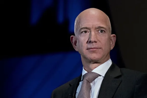 Jeff Bezos’un lüks yatı Ege Denizi'nde tüm dikkatleri üzerine çekti!-1