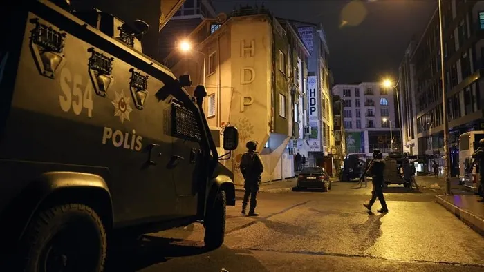 HDP binasında terör örgütü elebaşının posterinin asılmasına ilişkin davada karar-3