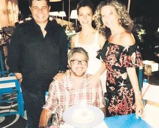 Sürpriz kutlama