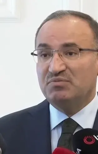 Adalet Bakanı Bekir Bozdağ hakim ve savcı yardımcılığı sisteminin detaylarını açıkladı: 3 yıl eğitim en fazla 2 yardımcı