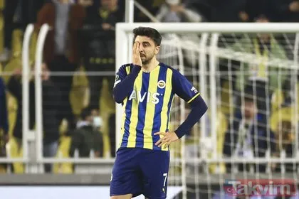 Fenerbahçe’nin Slavia Prag mağlubiyeti sonrası spor yazarları faturayı kesti: Sorumlusu Ali Koç!