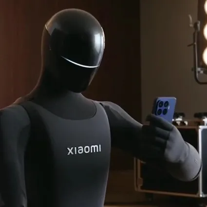 Xiaomi’nin humanoid robotu 17T Pro ile fotoğraf çekti