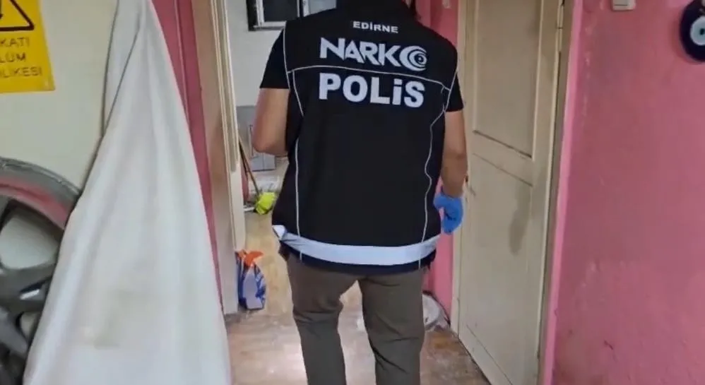 1788637230492.jpeg Edirne'de uyuşturucu yetiştirilen 2 eve baskın: 2 şüpheli tutuklandı-3