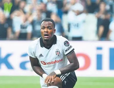 Cyle Larin’den PAOK’A RET