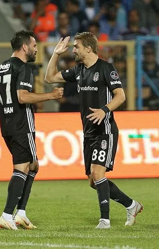 Fenerbahçe'den Beşiktaş'a Gökhan Gönül ve Caner Erkin mesajı