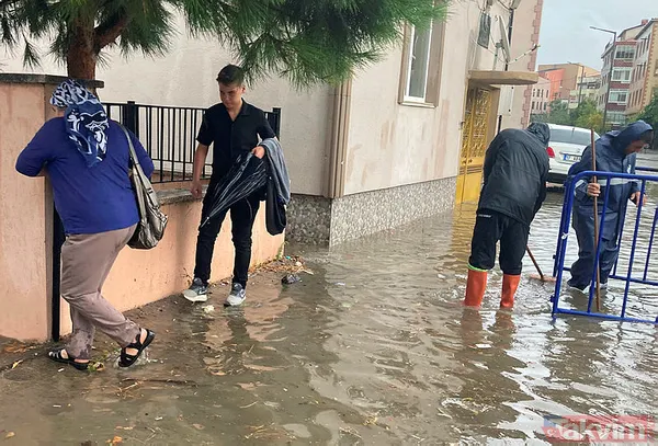 HAVA DURUMU | Meteoroloji ve valilik uyardı beklenen yağış geldi! İstanbul dahil birçok ilde yollar göle döndü! | 28 Eylül 2023 hava durumu - 1