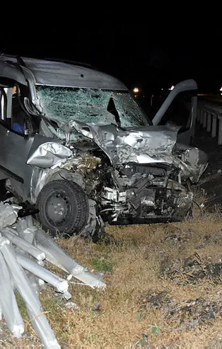 Kırıkkale'de tıra arkadan çarpan araç takla attı! 1 ölü, 1 ağır yaralı