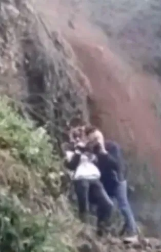 Karadeniz'de sel felaketi! A Haber ekibi Rize'de canını zor kurtardı