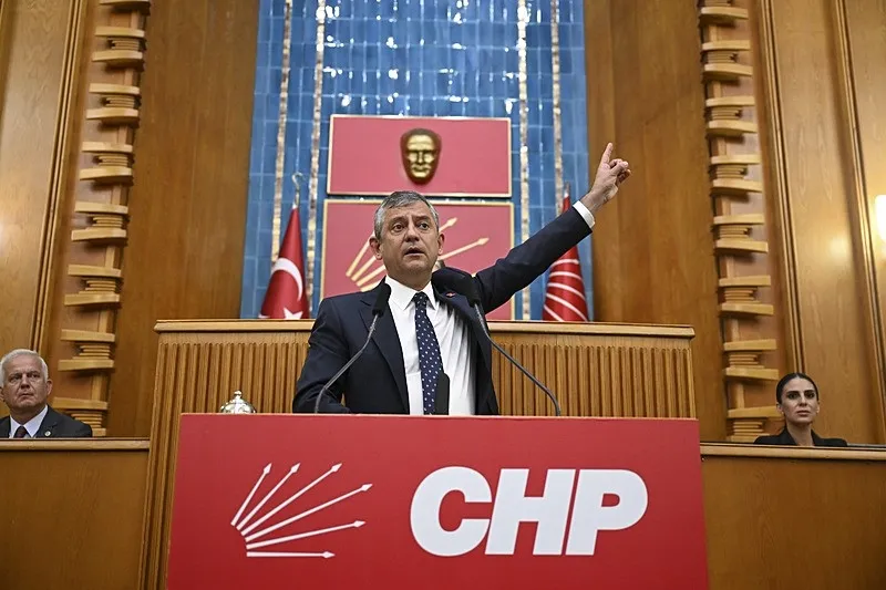 ozgur-ozelin-yeni-parti-ilanina-tepki-bu-fikir-degil-koltuk-ayrismasi-1784647610163.jpeg Özgür Özel’e CHP’den ilk tepki: Bu fikir değil koltuk ayrışması-5