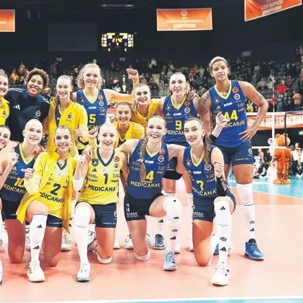 Fenerbahçe Eczacıbaşı’nı devirdi