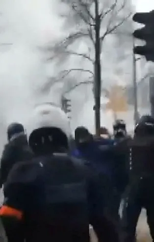 Paris’te Kara Perşembe!