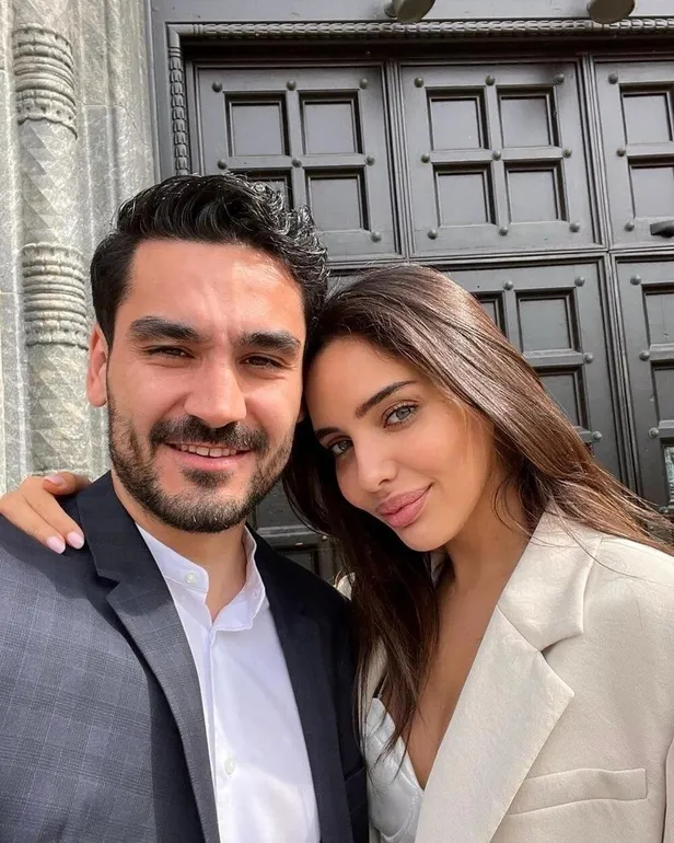 ilkay-gundoganin-esi-sara-arfaoui-gundogan-manchester-citynin-teknik-direktoru-pep-guardiolayi-kizdirdi-1665349756477.jpeg İlkay Gündoğan'ın eşi Sara Arfaoui Gündoğan, Manchester City’nin teknik direktörü Pep Guardiola’yı kızdırdı!-2
