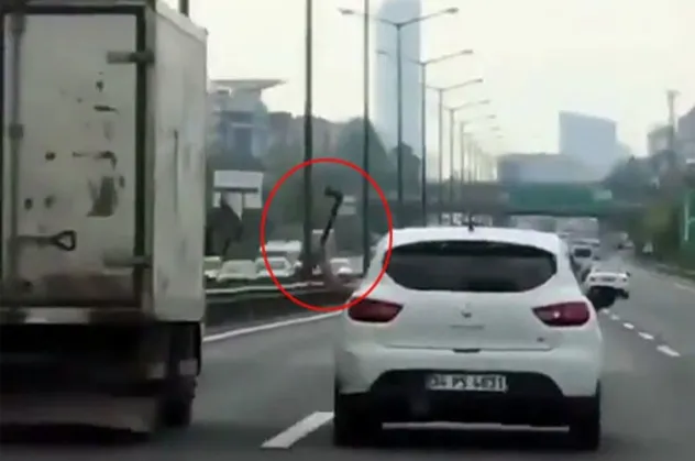 İstanbul trafiğinde baltalı dehşet