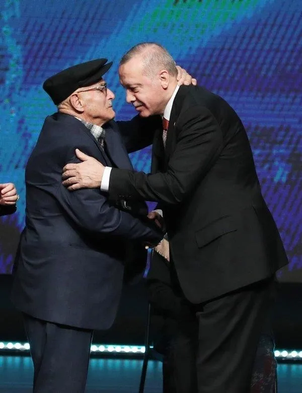 AK Parti 20’nci yılını kutlamaya hazırlanıyor! Başkan Erdoğan talimatı verdi: Sahayı boş bırakmayın-4