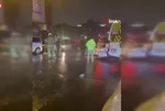 Bayrampaşa’da sağanak nedeniyle yol çöktü