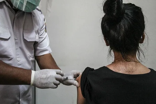 Türkiye'de Kovid-19 aşısının birinci dozu uygulanan kişi sayısı 30 milyonu aştı! Toplam doz miktarı 45 milyonu geçti-6