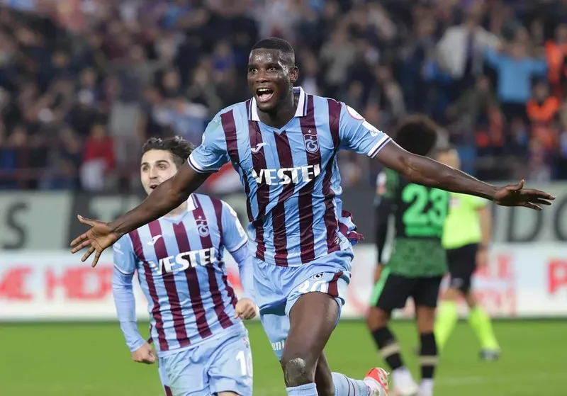 trabzonspor-onuachu-icin-southamptonla-anlasti-nijeryali-golcu-pazartesi-gunu-trabzona-gelecek-1750965645477.jpeg