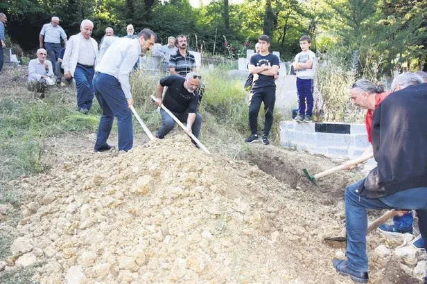 Gülümser öğretmen “Beni bu köye gömün” dedi: Vasiyeti gerçekleştirildi-4