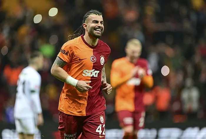 milan-bardakciya-kancayi-takti-italyan-devi-galatasarayin-yildiz-stoperinin-pesinde-1704840562814.jpeg Milan Bardakcı'ya kancayı taktı! İtalyan devi, Galatasaray'ın yıldız stoperinin peşinde-2