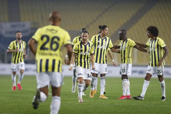 Süper 45’lik! İlk yarıda bocalayan Fenerbahçe ikinci yarı coştu-2