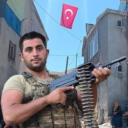 Şehit Celalettin Uyanık’ın Bitlis’teki baba ocağında yas! Son vasiyeti Kur’an-ı Kerim oldu: Şehit olursam bunu paylaş kardeşim