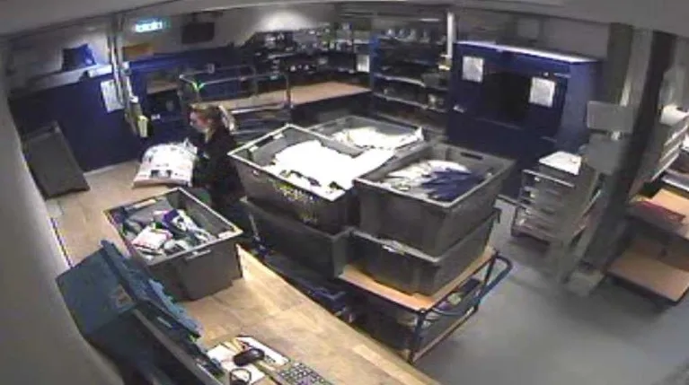 82-milyon-euro-ile-turkiyeye-kacti-yasemin-gundoganin-cezasi-belli-oldu-mahkemede-her-seyi-anlatti-bos-kasalar-1734361235813.jpg 8.2 milyon Euro ile Türkiye'ye kaçtı! Yasemin Gündoğan'ın cezası belli oldu. (Takvim.com.tr / foto arşiv)