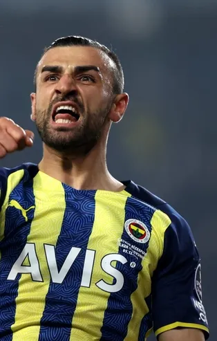 11’deki yerini kaybettiği için ayrılmayı düşünen Serdar Dursun'a Jesus freni