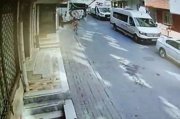 Facia kıl payı atlatıldı! Freni boşaldı çocukların üzerine kaydı