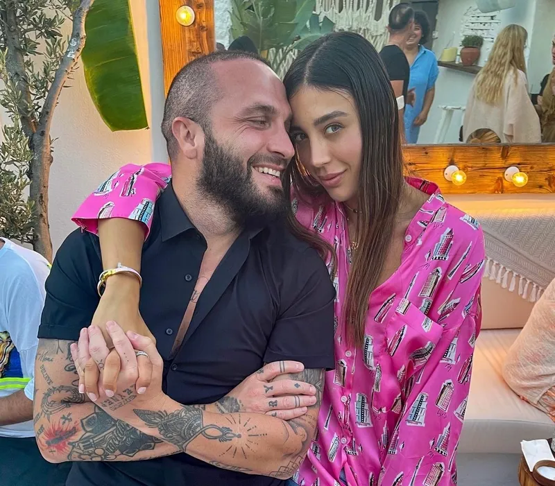 berkay-3-kez-baba-oluyor-unlu-cift-bebek-beklediklerini-boyle-duyurdu-1772863613566.jpg Berkay 3. kez baba oluyor! Ünlü çift bebek beklediklerini böyle duyurdu-6