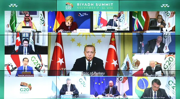 son-dakika-g-20-zirvesi-sirasinda-abd-baskani-donald-trump-golf-oynamaya-gitti-1606130734965.jpg SON DAKİKA: G-20 zirvesi sırasında ABD Başkanı Donald Trump golf oynamaya gitti-2