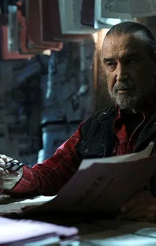 Yalnız Kurt altıncı bölümüyle izleyenleri ekrana kilitledi! #Kuklacı etiketiyle sosyal medyada gündem oldu