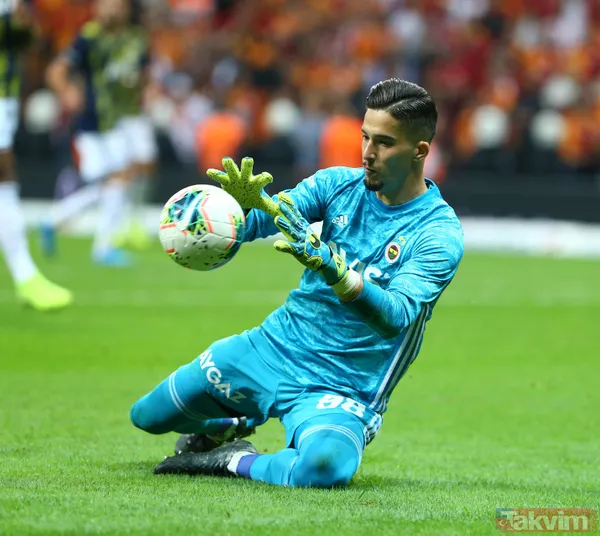 Fenerbahçe'de omzundan sakatlanan Altay Bayındır: En derinden üzgünüm - 11