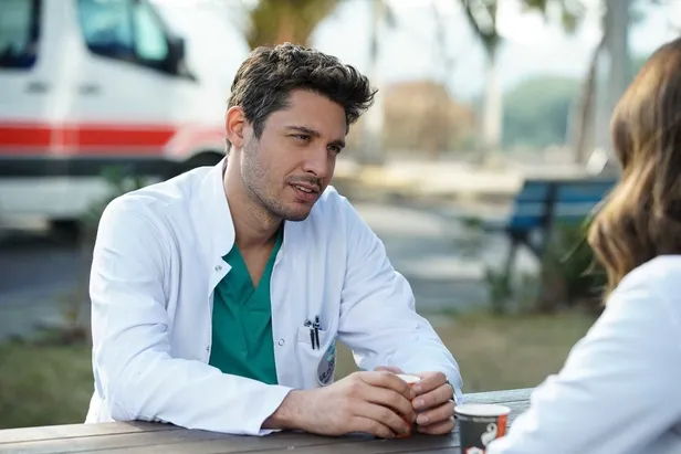 kasaba-doktoru-final-mi-yapiyor-neden-kasaba-doktoru-final-bolumu-ne-zaman-kasaba-doktoru-31-bolumu-izle-1673437471584.jpg Kasaba Doktoru final mi yapıyor, neden? Kasaba Doktoru final bölümü ne zaman? Kasaba Doktoru 31. bölümü İZLE!-4